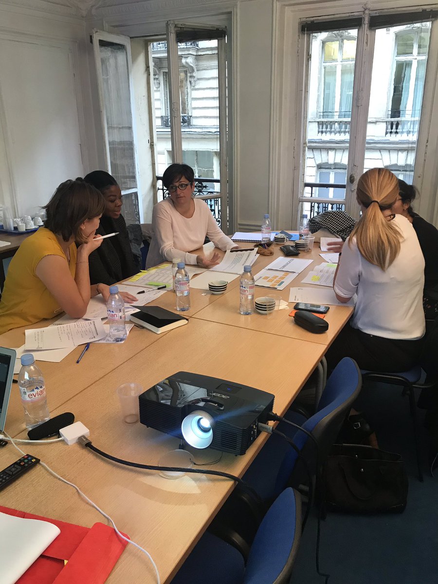 Elsinkytweet's tweet photo. C’est parti pour le Serious Game de notre 2eme jour de la formation « Devenir #ChiefHappinessOfficer » ! On parle #valeurs , #plandactions et #BienEtreAuTravail ! https://t.co/khbnYRJPQT