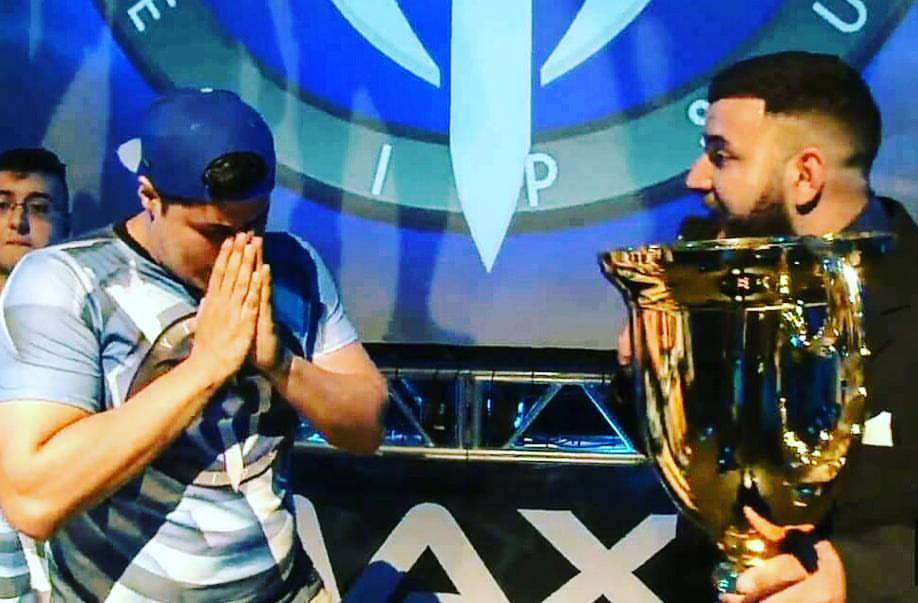 400kgBR's tweet photo. Jogador profissional de Point Blank
Embaixador do Point Blank
🏆 3x Campeão Nacional de Point Blank
🏆Campeão Mundial PBWC 2018

Social Media: 
📷 Instagram: https://t.co/W3ZxxCY4qR
💻 Facebook: https://t.co/ufmqLd5VJs 
📺 Twitch: https://t.co/nP1edrASd3 https://t.co/FVzvIQR4vJ