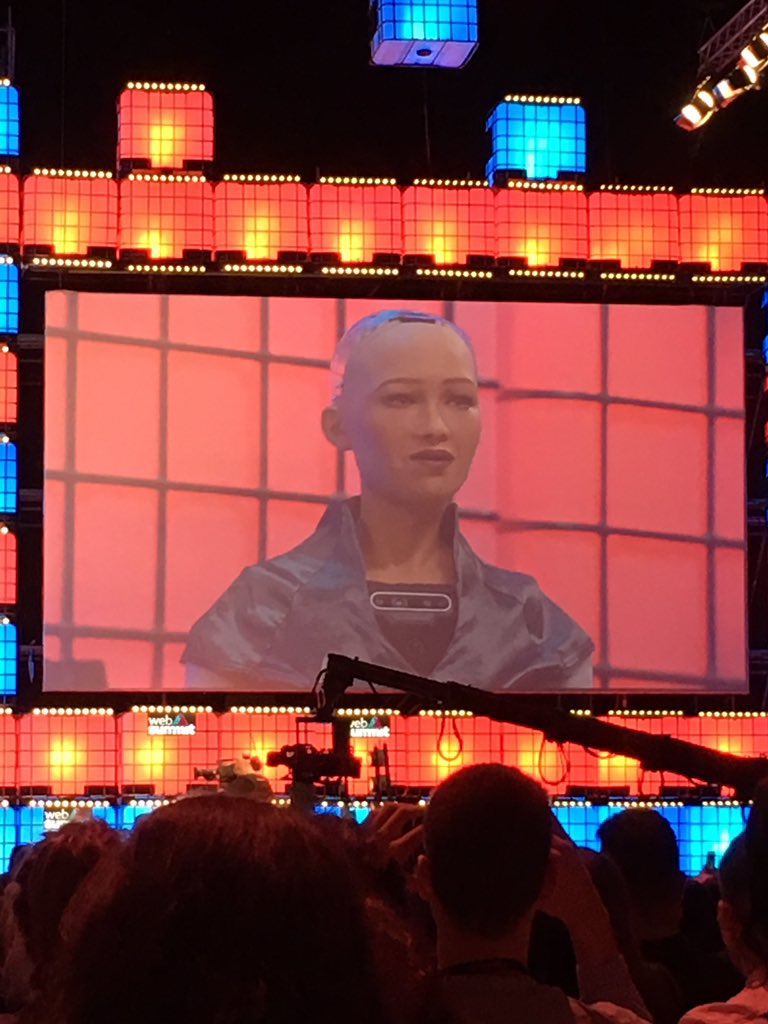 milenaabd's tweet image. Wow, imamo priliku da uzivo vidimo i cujemo robota Sophia #WebSummiit @Chapter4PR @TamaraBekcic