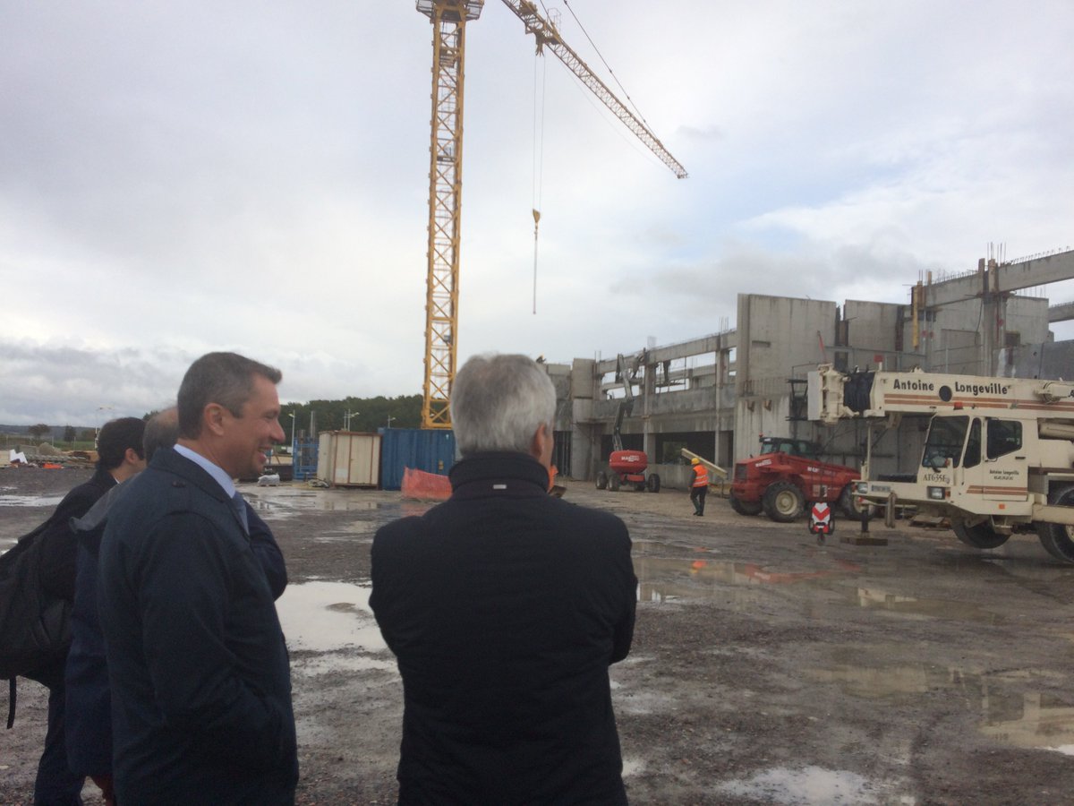 solocal's tweet image. Visite du chantier 🏗️ de la future #WebFactory de Solocal à #Angoulême, avec le directeur du développement de @nexity pour la pose de la 2ème pierre. 🧱
#DigitalLocal