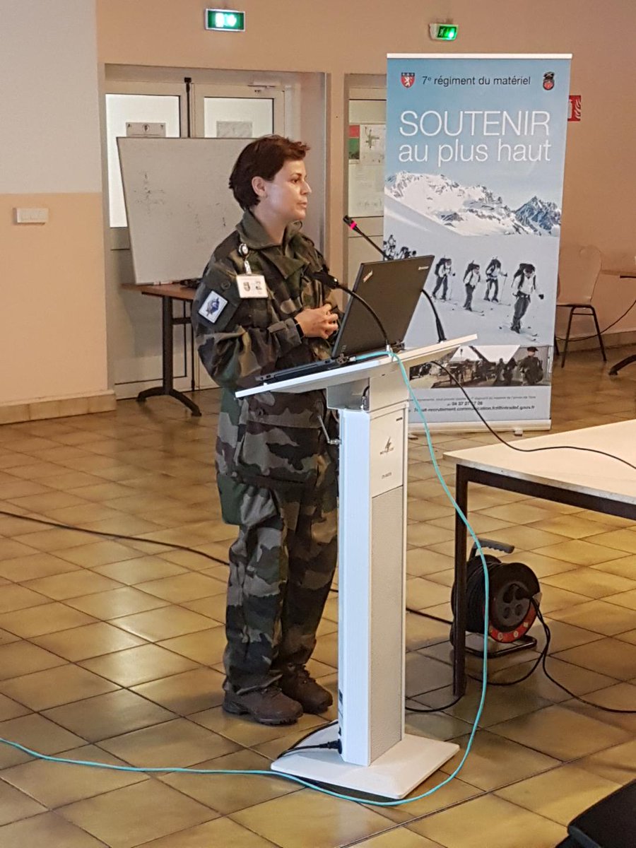 Gouv_mili_Lyon's tweet image. 💬 "L'esprit de Défense passe aussi par un travail collectif entre l'armée et les entreprises "
- Capitaine Sophie réserviste au 7e régiment du matériel 

#mercredicitation #JNR2018 #7RMAT