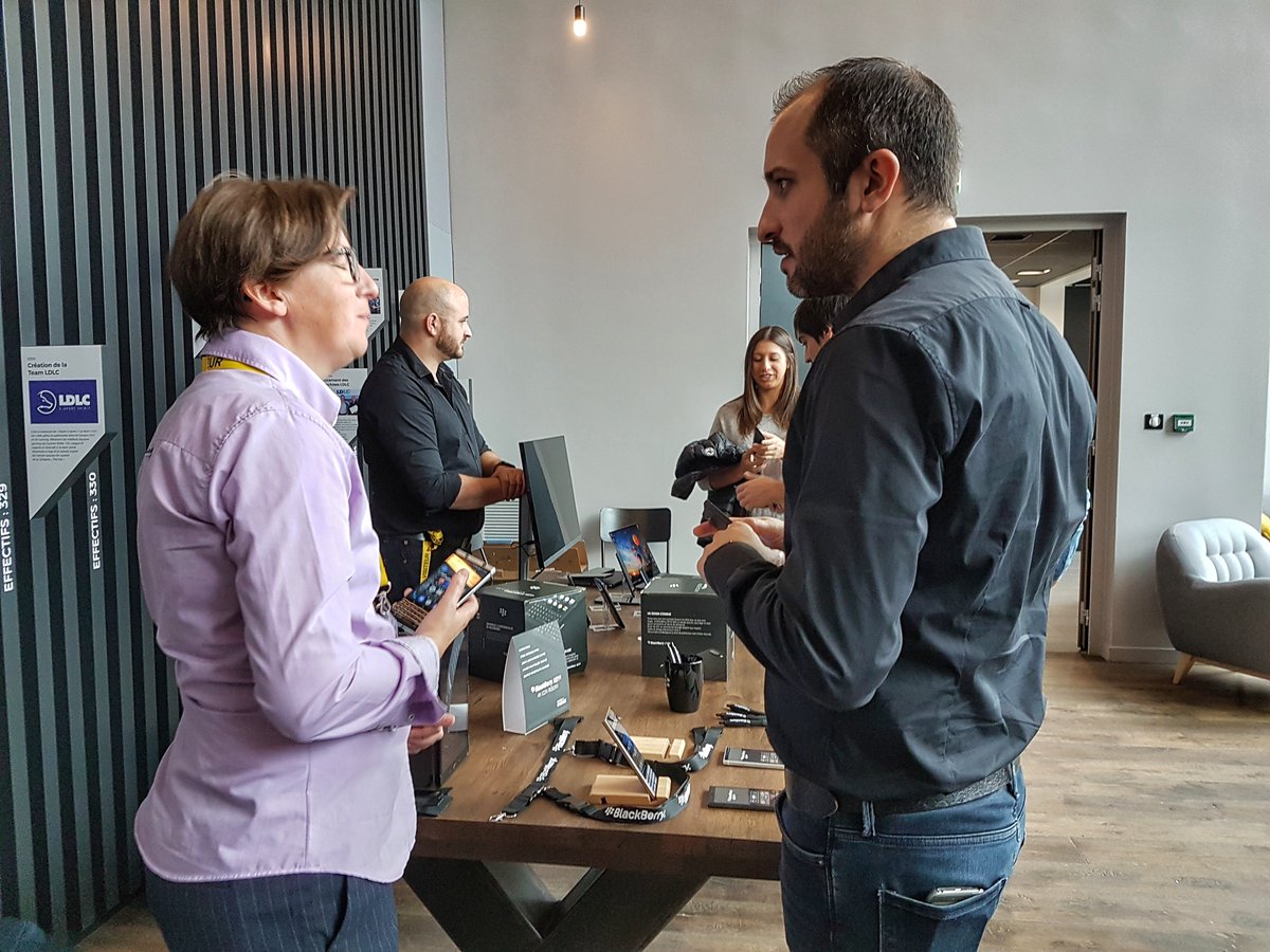 LDLC_pro's tweet photo. Aujourd'hui a lieu un workshop mobilité au sein de notre siège social, les marques viennent à la rencontre de nos équipes. Mettez en place votre flotte mobile Android avec https://t.co/HYE54J68tM, Android Enterprise Recommended et partenaire zero-touch ! https://t.co/KlEaQH8fKt https://t.co/oOEyi3fcGS