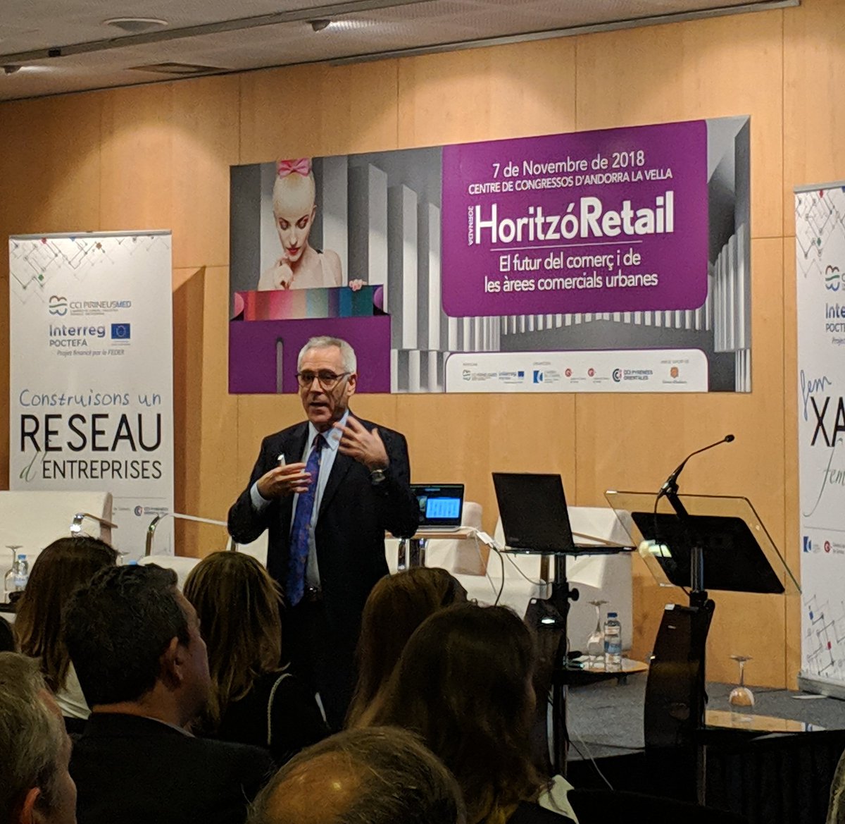 cambraandorra's tweet photo. #HoritzoRetail
Amb una conferència interactiva, @martinezribes explica com aplicar la neurociència al Retail, creant conceptes agradables. https://t.co/fVNpsnmAAo