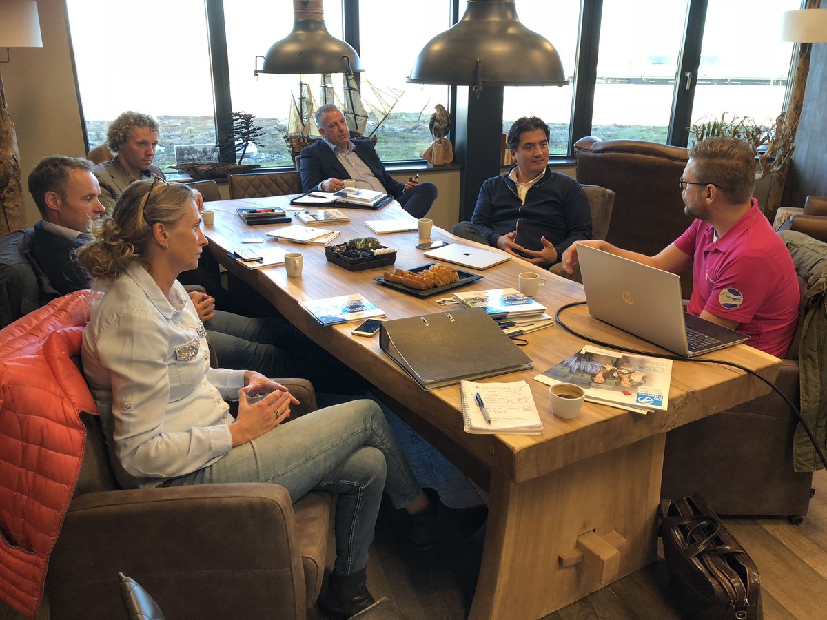 de_pioniers's tweet photo. ‘De cultuur moet je beschermen. Daarom af en toe een pas op de plaats bij groei’ #arjantersteege. Op bezoek bij @Niverplast met de werkgroep #socialeinnovatie van @Boost_NL. https://t.co/vCstB7p6sc