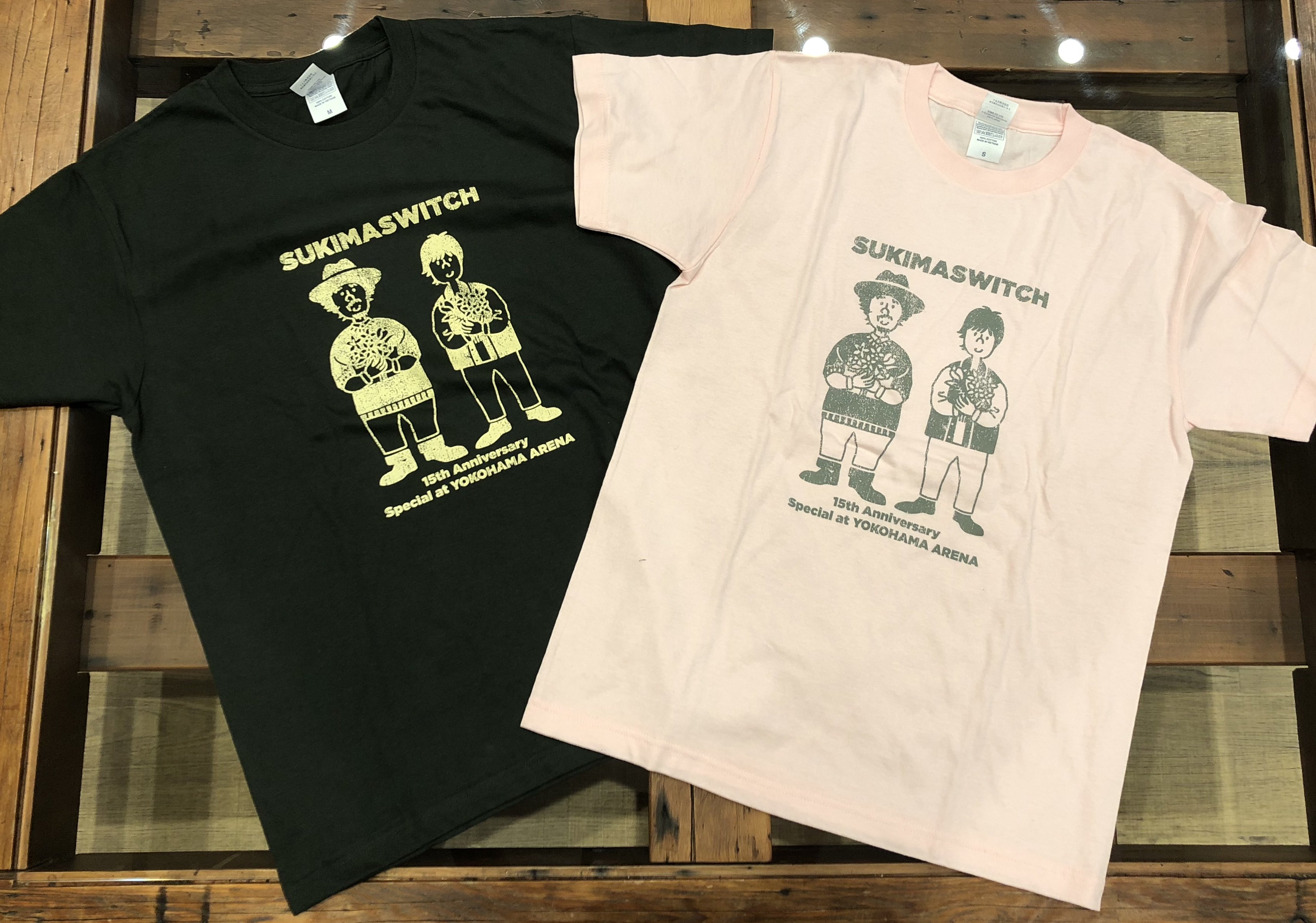 スキマスイッチ公式 Goods Tシャツ 各 3 500 ロゴtシャツ 15th Tシャツ リバースtシャツ イラスト Tシャツの4デザイン6種類展開です イラストtのライトピンクはdeluxe会員様限定カラーです バックプリントにはdeluxeロゴも入っていますよ S