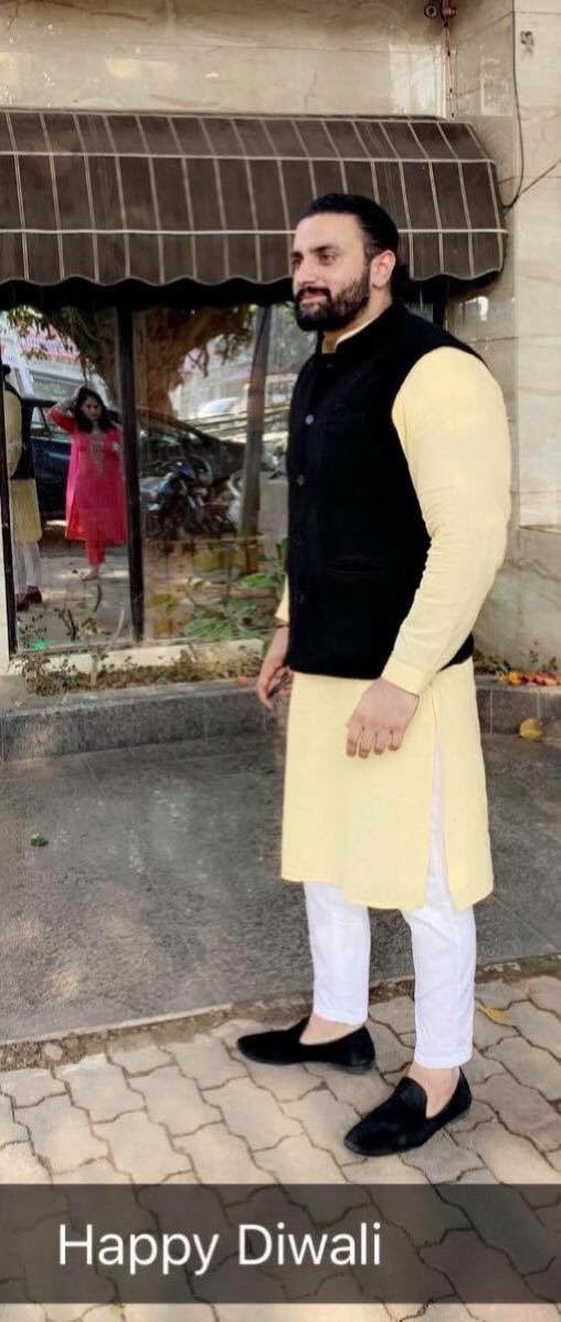 puniani_rohit's tweet photo. इस दिवाली में यही कामना है कि सफलता आपके कदम चूमे और खुशी आपके आसपास हो। माता लक्ष्मी की कृपा आप पर बनी रहे।

दीपावली में दीपों का दीदार हो, और खुशियों की बौछार हो। शुभ दीपावली!

Regards 
Rohit puniani 
Director 
GK GROUP 
#Buildig #Future 
#India #Punjab #Ludhiana https://t.co/YJo4ESKSXI