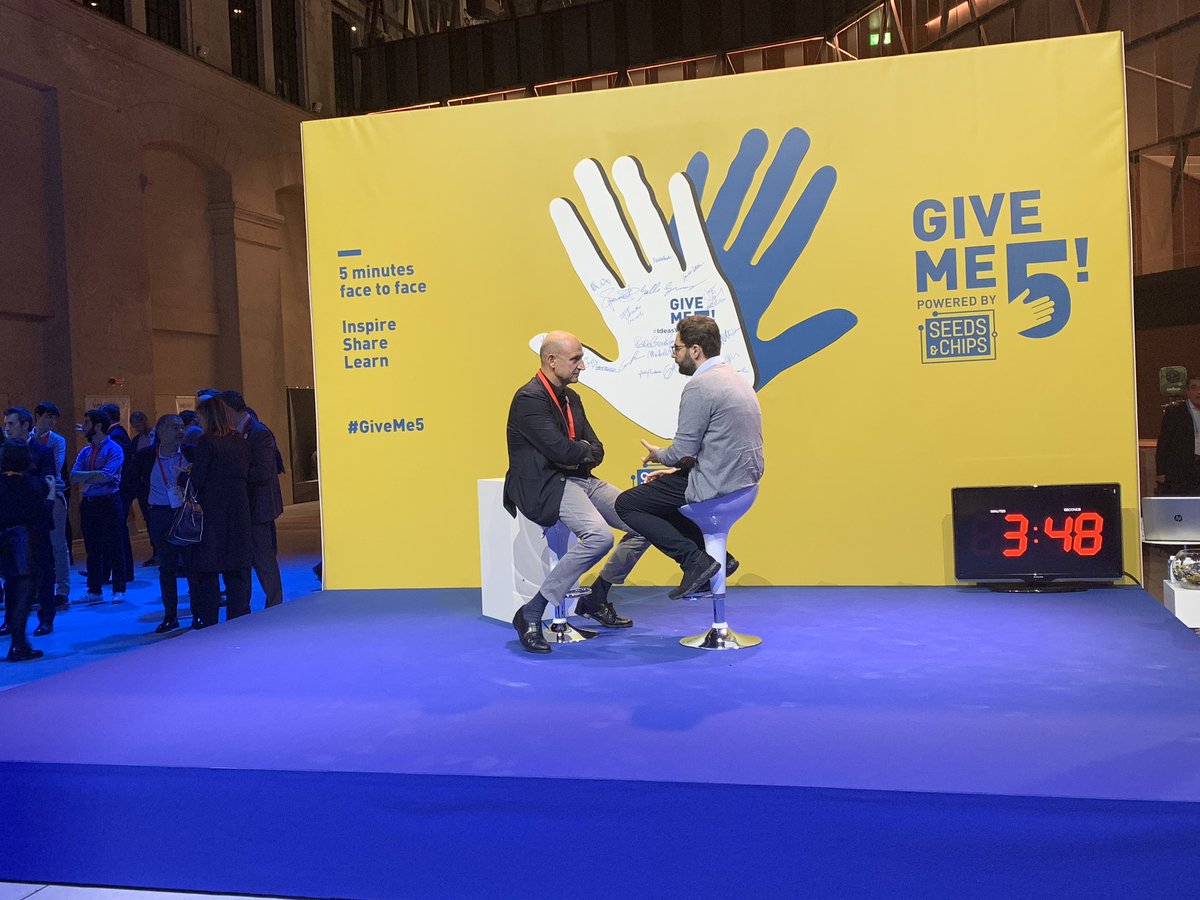 sorgenia's tweet image. Il nostro AD Mancini pronto ad ascoltare le proposte di un giovane talento in 5 minuti! Al #MaForum #IdeasWork #GiveMe5