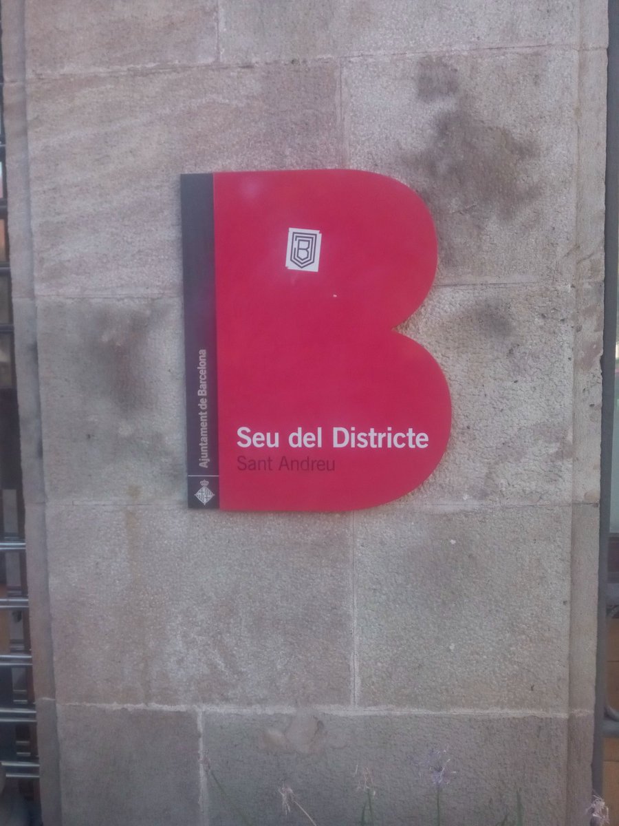 XOBBCoop's tweet photo. Avui en el marc de #Smartweek fent rutes de llocs històrics a @BCN_SantAndreu fent servir tecnologia #beacons de l'app #RutesSantAndreu #smartcatchallenge @BCN_Accessible @BCN_digital https://t.co/XjGUrOmIQO