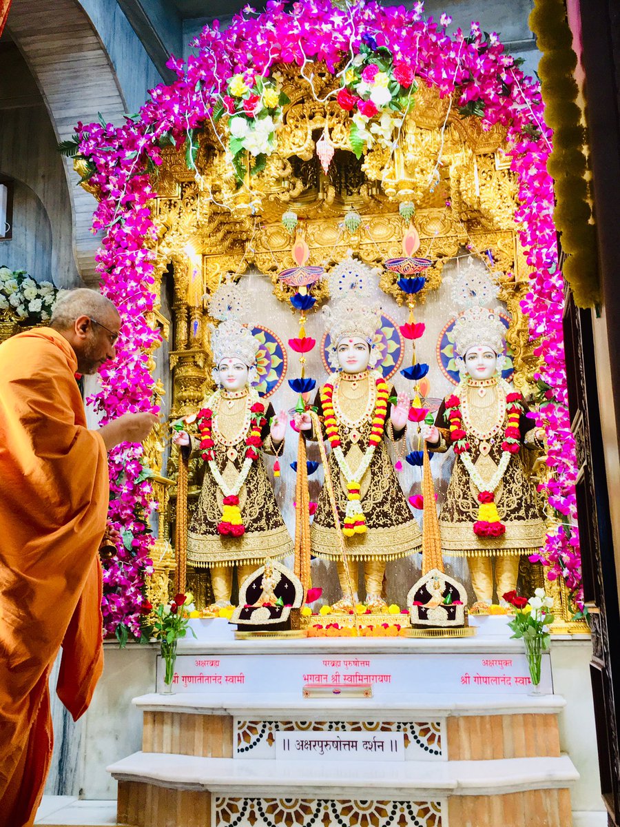 iAnkeetPatel's tweet image. Today on Festive and Spiritual day of Deepawali took blessings of Shree Aksharvatsal Swamiji with Angad &amp;amp; Agastya. It was wonderful and highly blessed moment watching Swamiji playing with kids. Also got chance to be a part of Aarti At Shahibaug @BAPS #BlessedDiwali 🙏