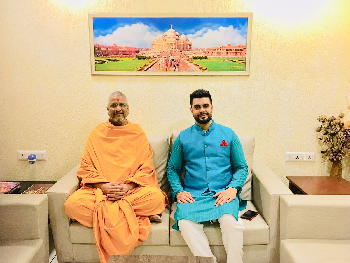 iAnkeetPatel's tweet image. Today on Festive and Spiritual day of Deepawali took blessings of Shree Aksharvatsal Swamiji with Angad &amp;amp; Agastya. It was wonderful and highly blessed moment watching Swamiji playing with kids. Also got chance to be a part of Aarti At Shahibaug @BAPS #BlessedDiwali 🙏