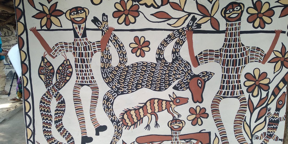 We wish you all on the occasion of 'Sohrai". A harvest festival celebrated among the tribals, specially in central India and other agrarian communities all over the India.
#festival #agriculture #india #sohrai #wallart 
Pic: Sohrai painting by Putli Ganju.