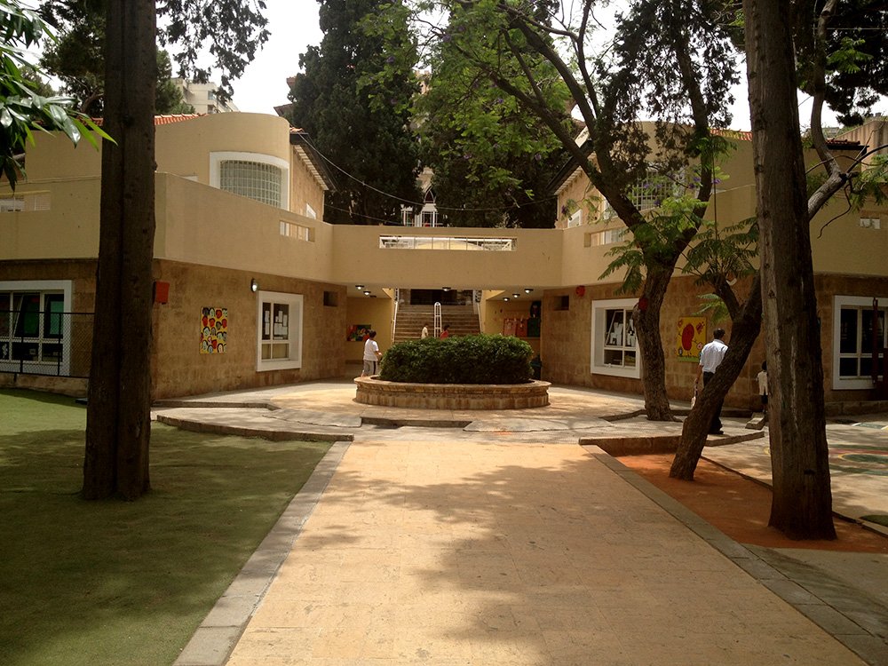WebIris's tweet photo. This is what we are fighting for! Beirut does not need a new business center, it needs educational premises to help build our future!

#LAKyaLobnan #ليسيه_عبد_القادر 
#LyceeAbdelKader https://t.co/yaVGOhQlxI