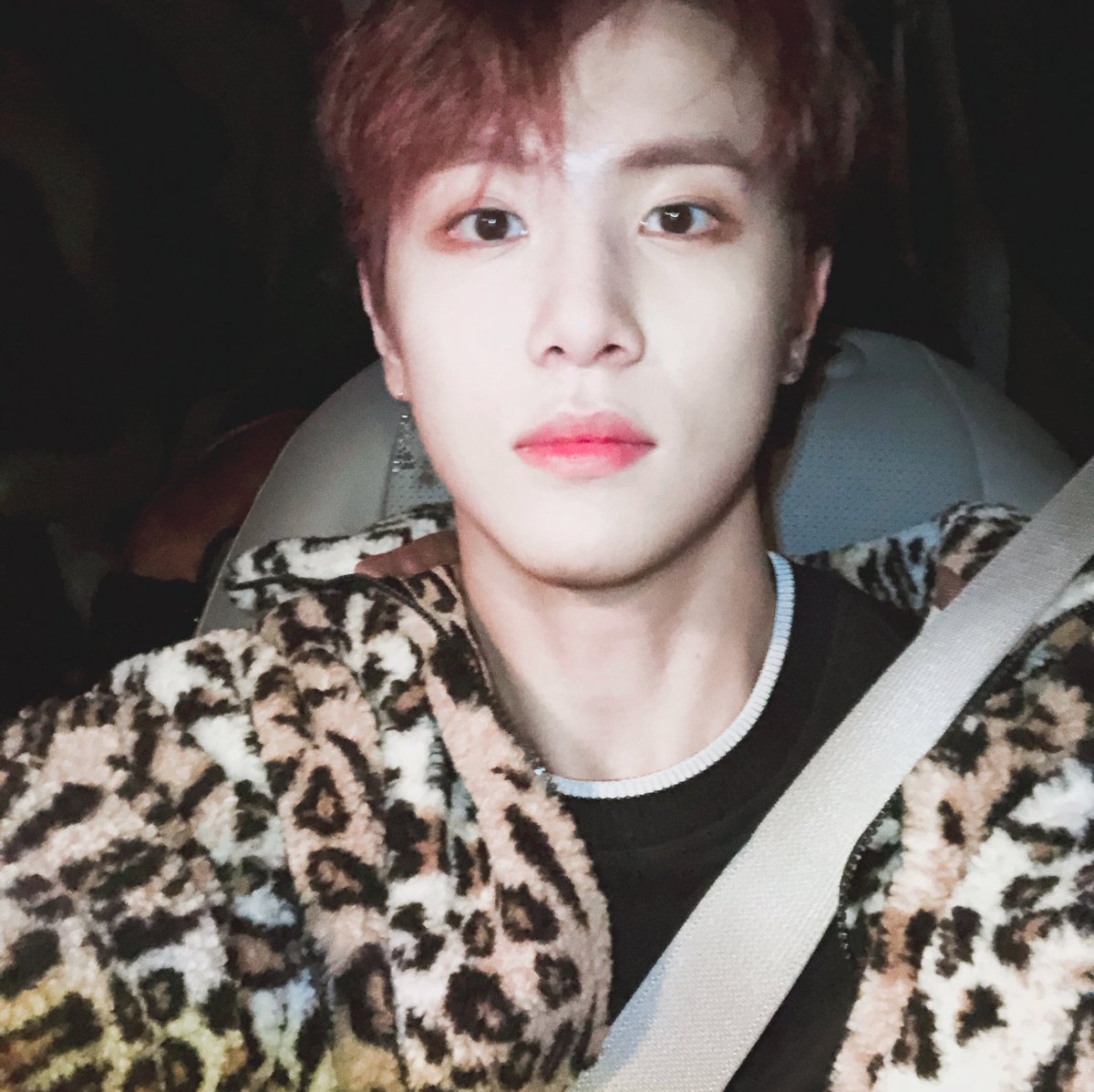 KDH_official's tweet photo. [#김동한] 븨앱 봐주셔서 너무 고마워용👀 🍠 https://t.co/S97XnAblF8