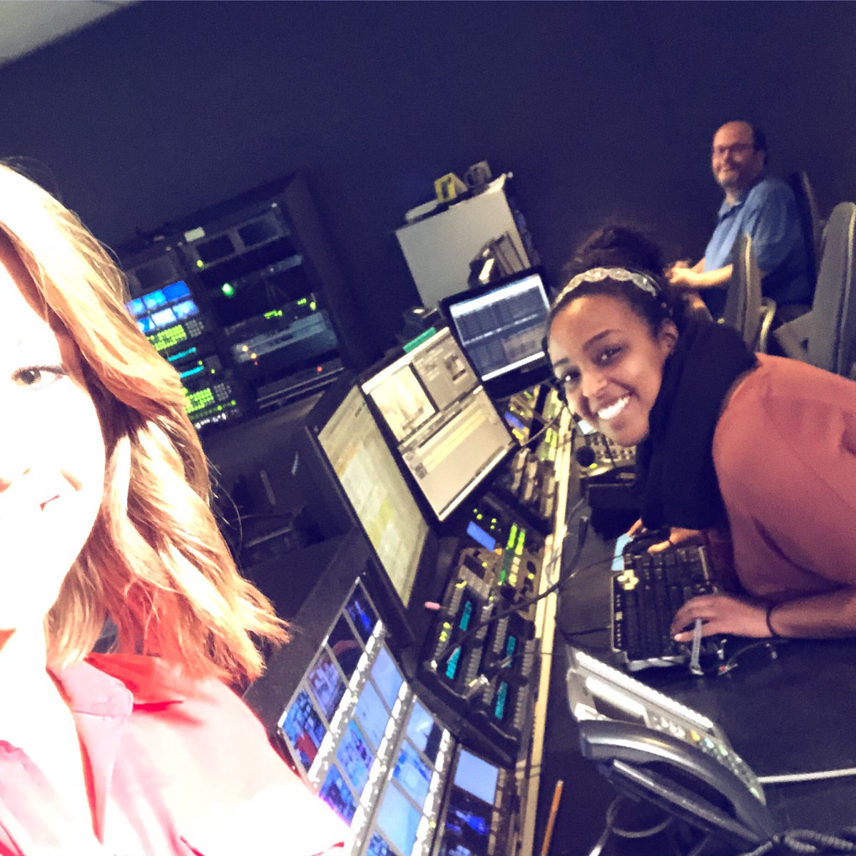 Lauren Victory On Twitter Some Of The Masterminds Behind Cbschicago Morningnews Happy To Present Election2018 Recap Alongside Amogos10 News2alan In Cbs Chicago Controlroom Behindthescenes Tvnews Tvreporter Tvproducer Producer