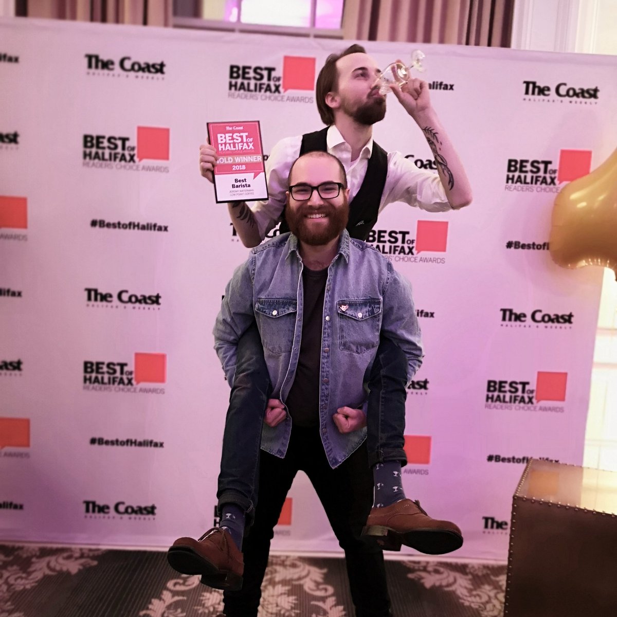 LowPointCoffee's tweet image. A humblist of thank-yous to those of you who gave Jer this gold medal last week. My love of coffee and desire to share that is why I do what I do. Watching the industry grow and getting to be a part of that is an amazing feeling that I hope to never take for granted.
🎉🎉🥇🎉🎉