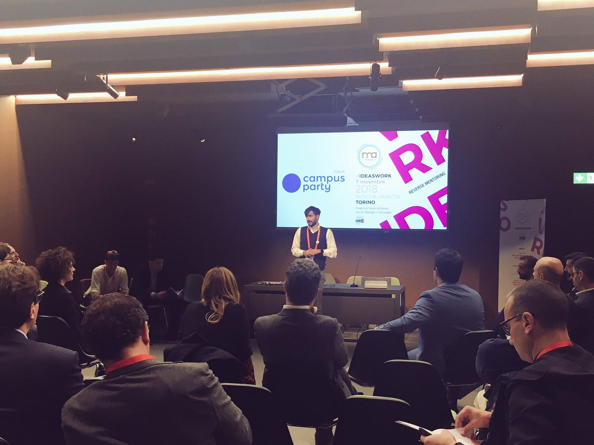 HRC_DigitalGen's tweet image. Con @campuspartyIT gli AD di #IdeasWork sperimentano il #reversementoring mettendosi in gioco con i giovani innovatori💡😎