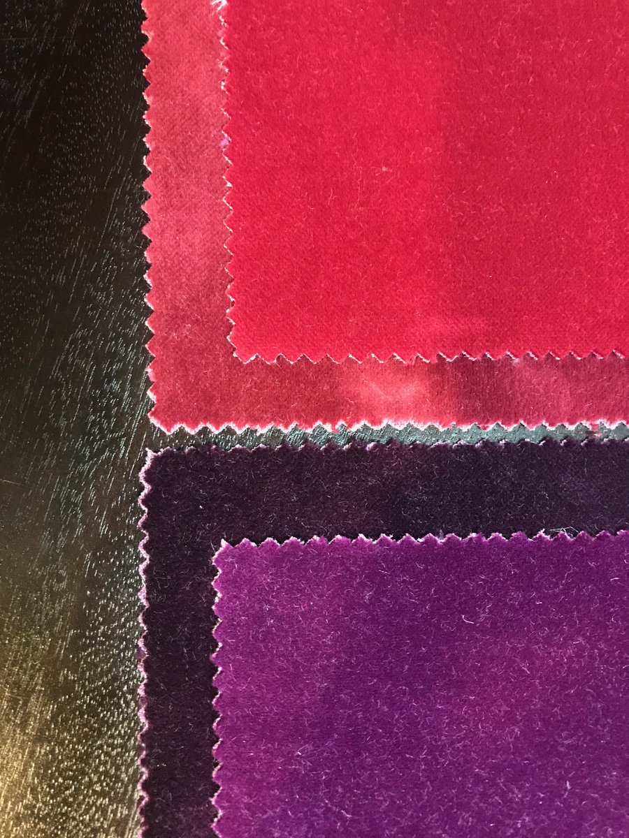 Onze vergaderzalen zijn toe aan een nieuwe uitstraling! De stoffen zijn al gekozen!
Bent u ook zo benieuwd hoe het gaat worden? #sneakpreview #makeover #vergadering #vergaderlocatie