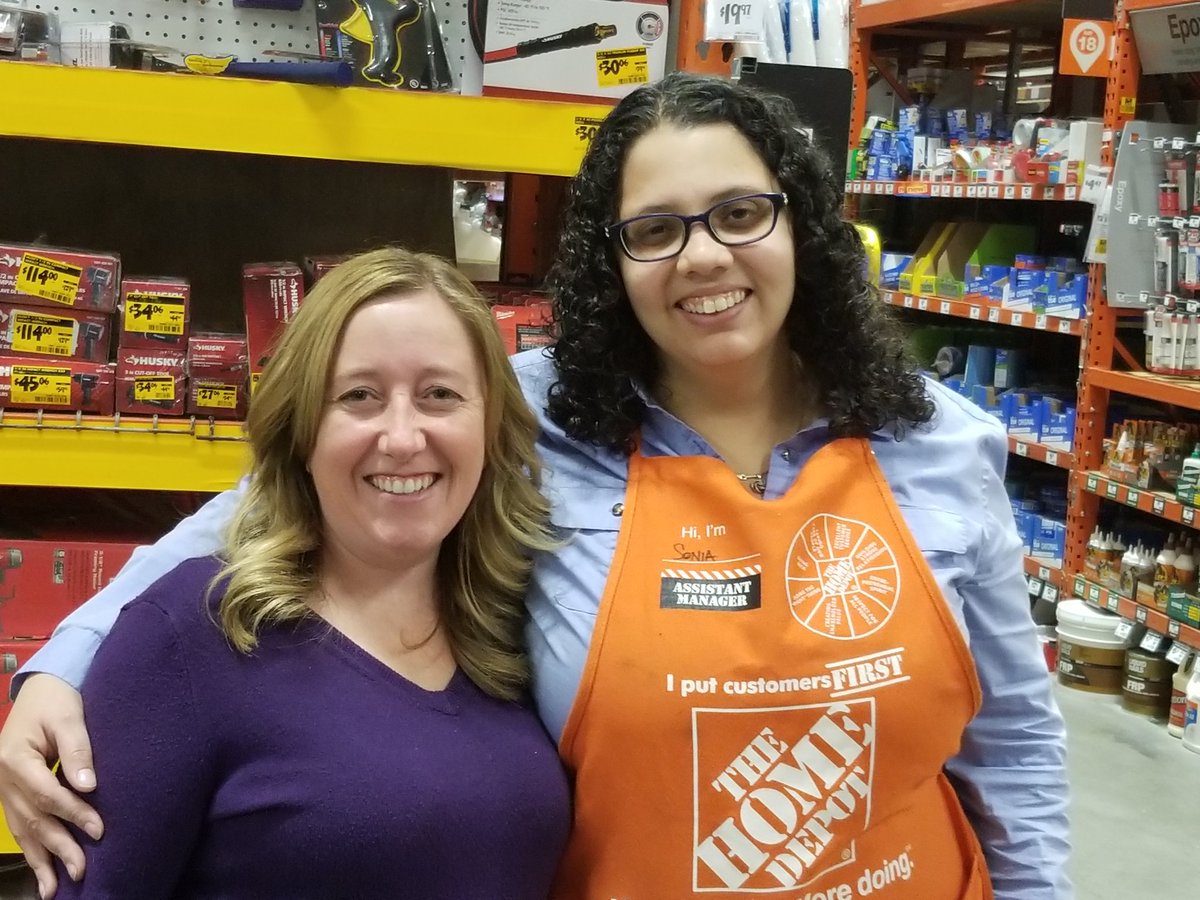 Inventory team 2018!! What I love about this team is that they are rocking and smiling!! #teamwork #OneTeam #letsdothis <a href="/vlshel/">Victoria Sheldrick</a> <a href="/MillerKamamm89/">Kris Miller</a>