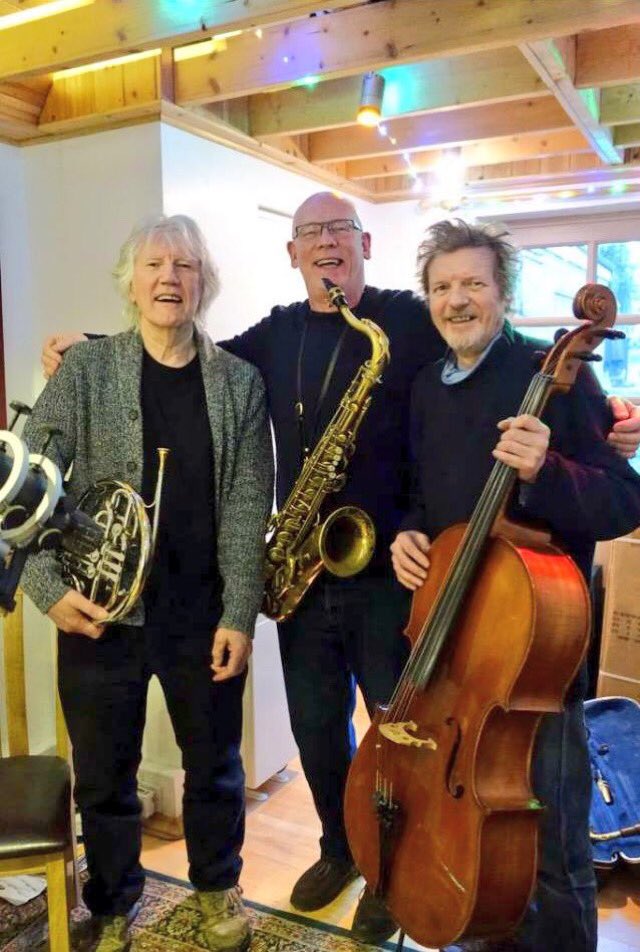 We have just heard of the untimely passing of our friend Hugh “H” McDowell, former cellist with the classic line up of #ELO and #Wizzard. Our thoughts are with his family and friends. We shall raise a glass of a good red, sir. X