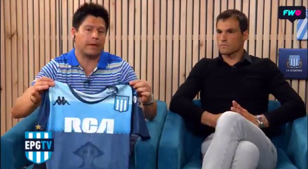 elprimer_grande's tweet photo. ¡SORTEO para las Académicas! 

Gánate la nueva camiseta de #RACING firmada por Sebastian Saja en #EPGTV por @fwtv_online. 

Condiciones: 
- Seguir a @elprimer_grande 
- Seguir a @Kappa_Argentina 
- Hacer RT al tweet https://t.co/LEgrV9skGc