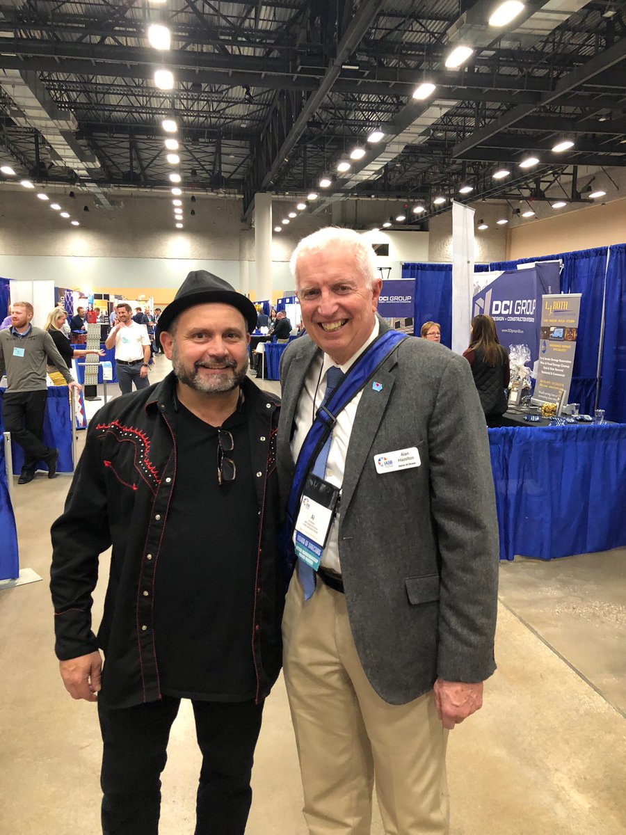 Pastoral's tweet photo. With Kevin Honeycutt #iasb18 https://t.co/JBLSJsXWvu