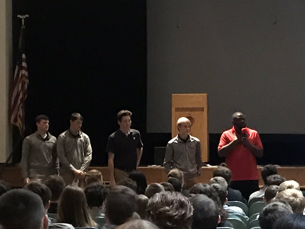 se_champion's tweet photo. Special thanks to Charles Clayton for sharing his story and words of wisdom with the students of St. Edmond!!! Go gaels ☘️💚☘️💚 https://t.co/fWQy4fQMYJ