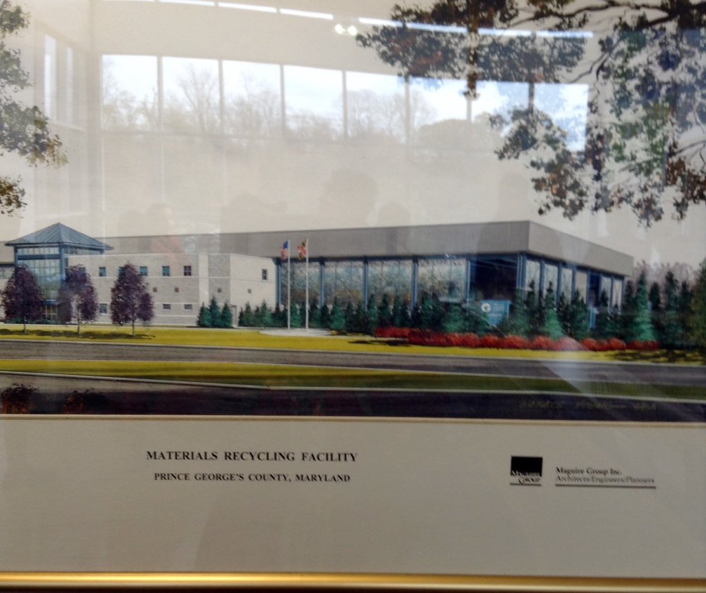 ACCSustainGo's tweet image. Students from PEP and HILT at the Career Center learned about recycling at the Materials Recycling Facility in MD. Today was our kick off to Focus on Recycling at the ACC.  #APSGreen @Margaretchungcc @APSCareerCent