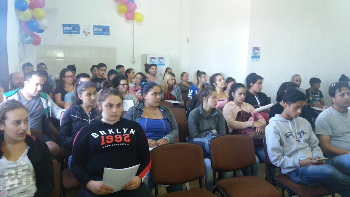 UtuEid's tweet photo. Espacio de Inclusión Digital ANTEL - UTU
Taller de seguridad informática / Escuela Técnica Flor de Maroñas https://t.co/CThgRzbnQN