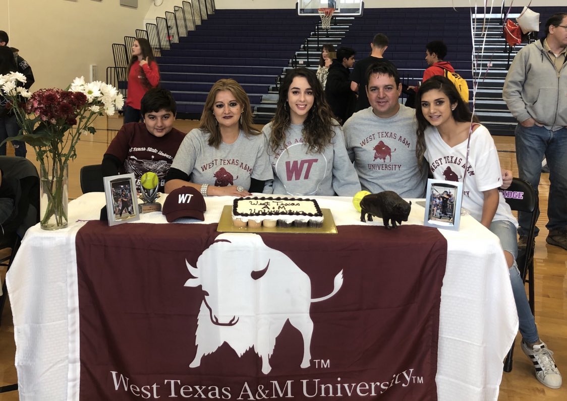 _estephaniaa_'s tweet image. Officially a buff!! 🥎💕 #Gobuffsgo #Wtamu23