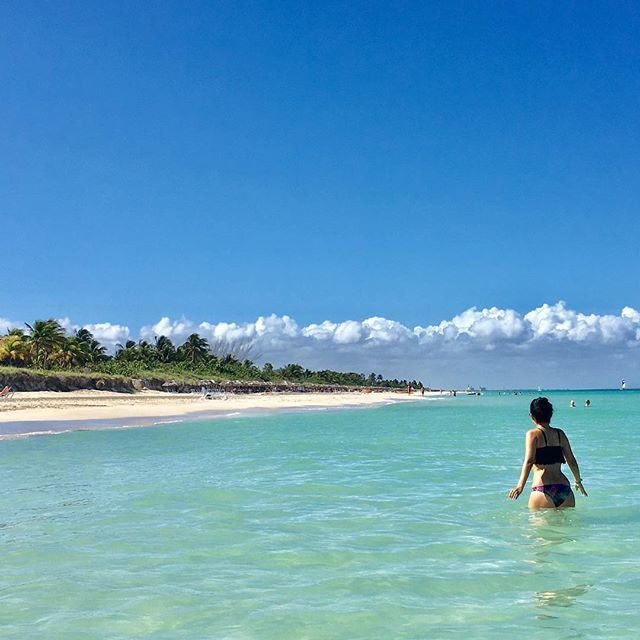 mi_travesia's tweet photo. Desde hace unos días en #Cuba sin internet por lo que no he podido subir fotos de #LaHabana pero me pondré al día luego 🙂Sabían que el ticket de avión desde #Cancun a La Habana puedes conseguirlo por menos de $100usd? 😱
••• Esta foto es de #Varad… https://t.co/REr5wcoz67 https://t.co/eW6XpzvjrE