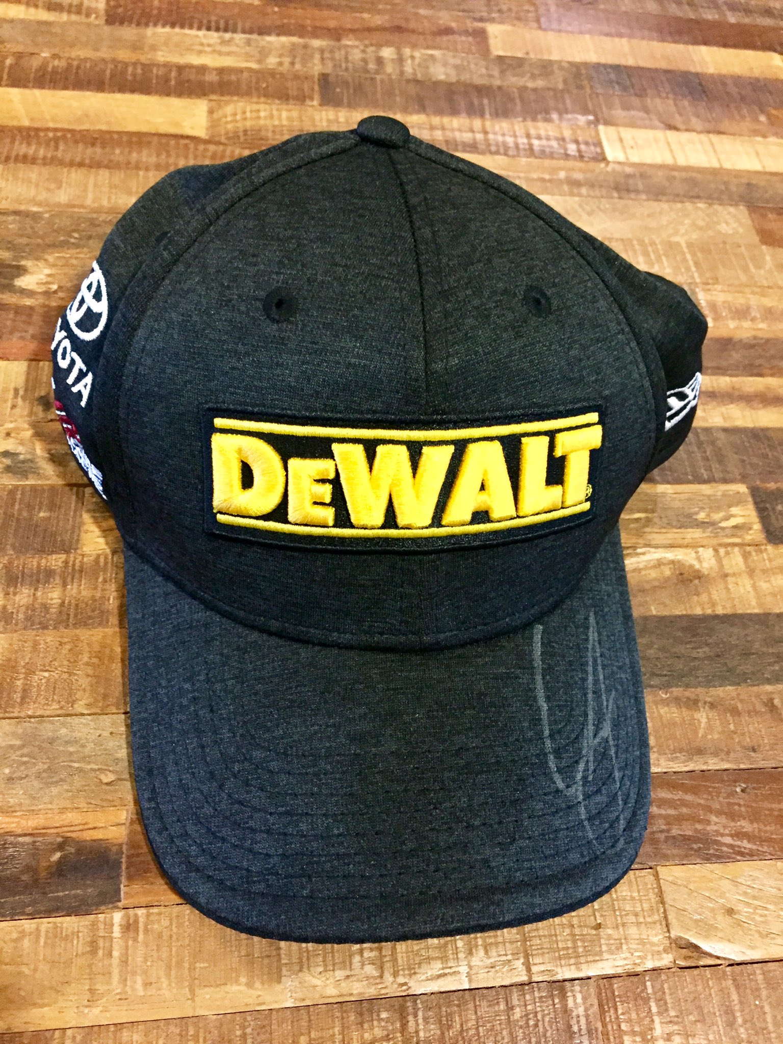 erik jones hat