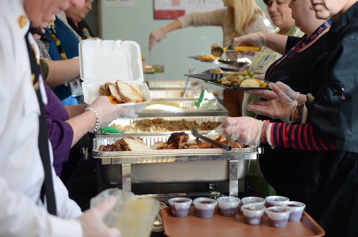 AndoverDCS's tweet photo. Today was a fabulous day at the Andover Senior Center, as we served 150 meals during our annual Thanksgiving Luncheon! More information and more pictures on our Facebook and Instagram accounts! Make sure you “like” and “follow” us to see more! https://t.co/I604x51YkQ