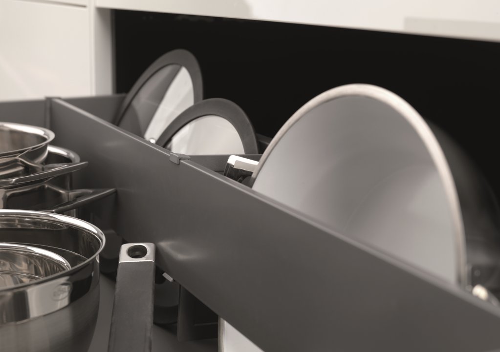 grassusa's tweet photo. @KBtribechat @WhirlpoolCorp A 2.) Do the legwork ahead of time by organizing your kitchen and related storage areas into work stations. Having everything and everything in its place ushers in the "peace" of the holiday before it begins. #Tavinea #Vionaro https://t.co/kiDIsp6BIL