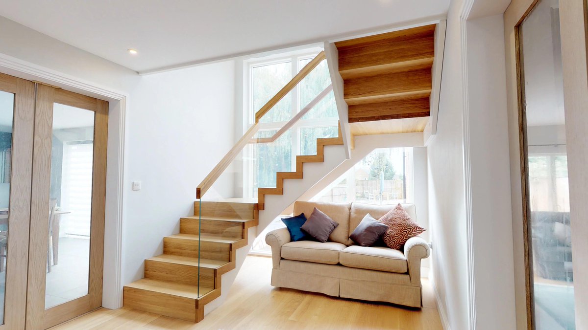 WoodenStairsUK's tweet photo. Contemporary #bespoke solid Oak #staircase with white painted Birch hardwood stringers for an accentuated, crisp #stairdesign. Simply elegant, yet cosy. #stairs #designing #installation #woodenstairs #timberstairs https://t.co/ziqCn89xBq