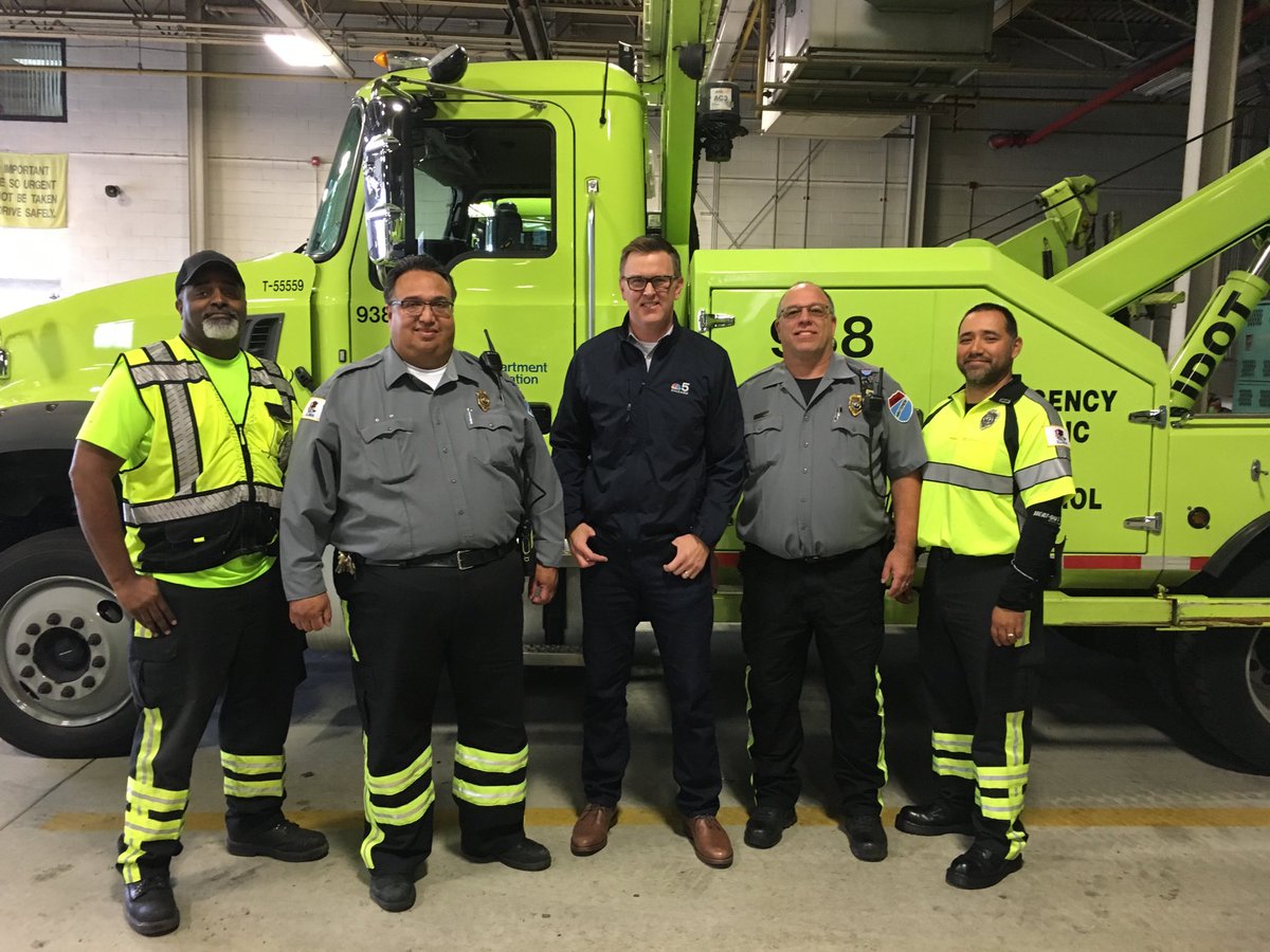 I recently spent time with the ⁦<a href="/IDOT_Illinois/">IDOT_Illinois</a>⁩ Minutemen for an ⁦<a href="/NBC5Investigate/">NBC5 Investigates</a>⁩ report. These state workers help improve traffic flow across Chicagoland while facing many dangers on the interstates.  Story at 10pm ⁦<a href="/nbcchicago/">NBC Chicago</a>⁩