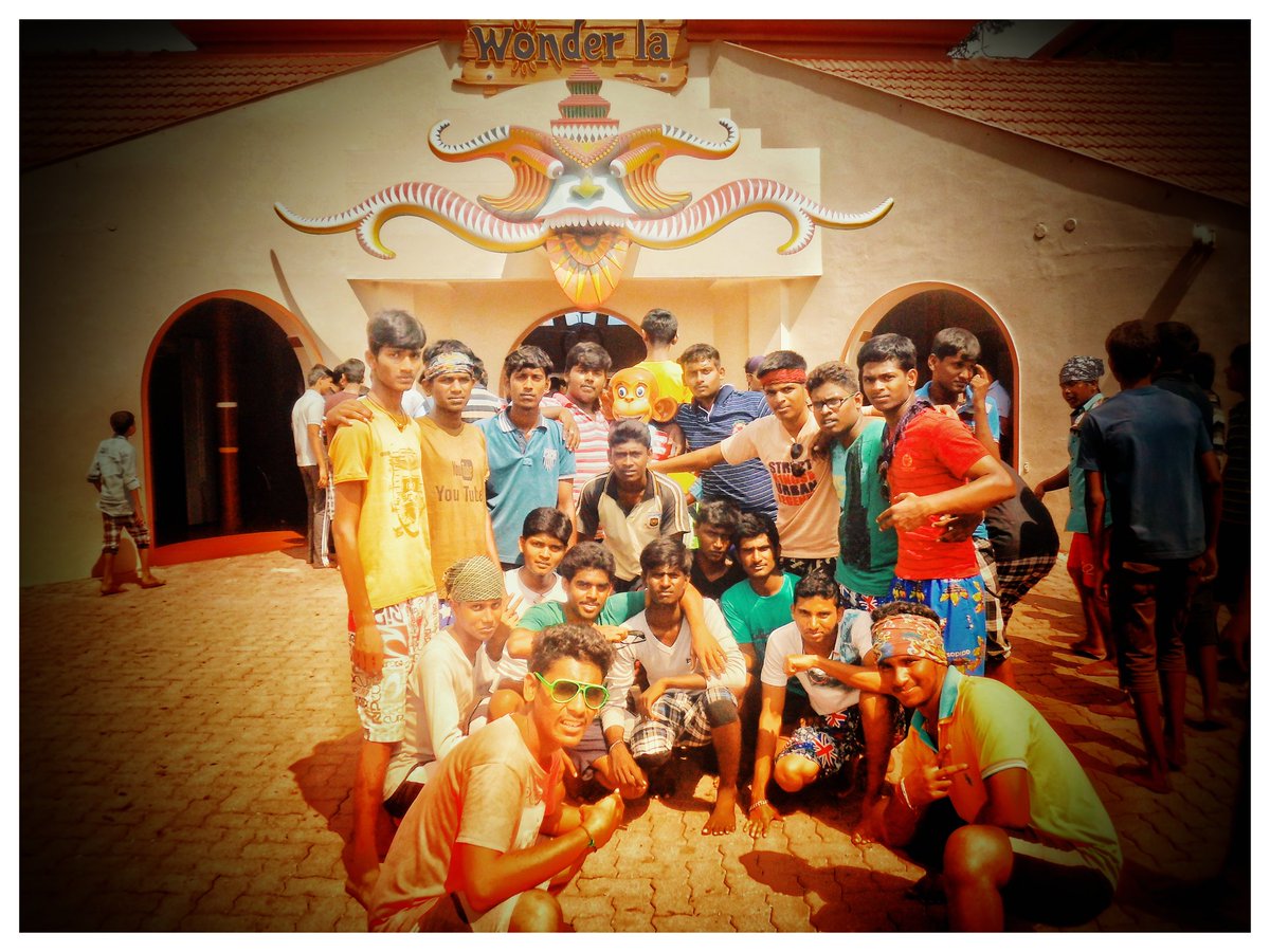 GowthamRamesh87's tweet photo. Life will change.. character will also change.., but the memories don't nd can't😎😍 #6yearsfriendship #throwback #memories #classmates😘 #finaltrip #mechboys🔧 #deptofmech #passedout #evergreenlife https://t.co/8aPOo0IAI2