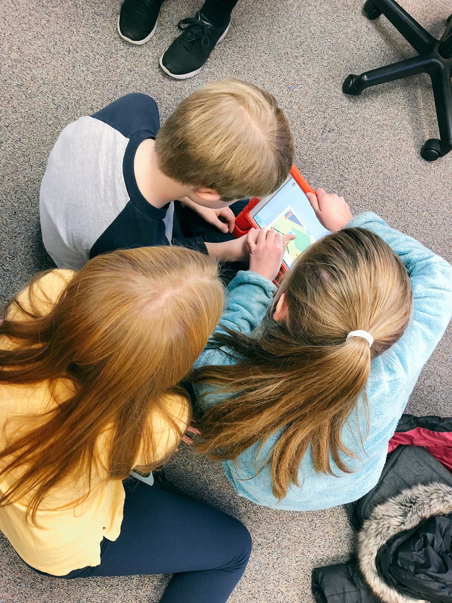 VickieAntonsen's tweet image. Three heads are better than one! #FieldPark101 #WSD101 @WonderWorkshop #codingwithfriends