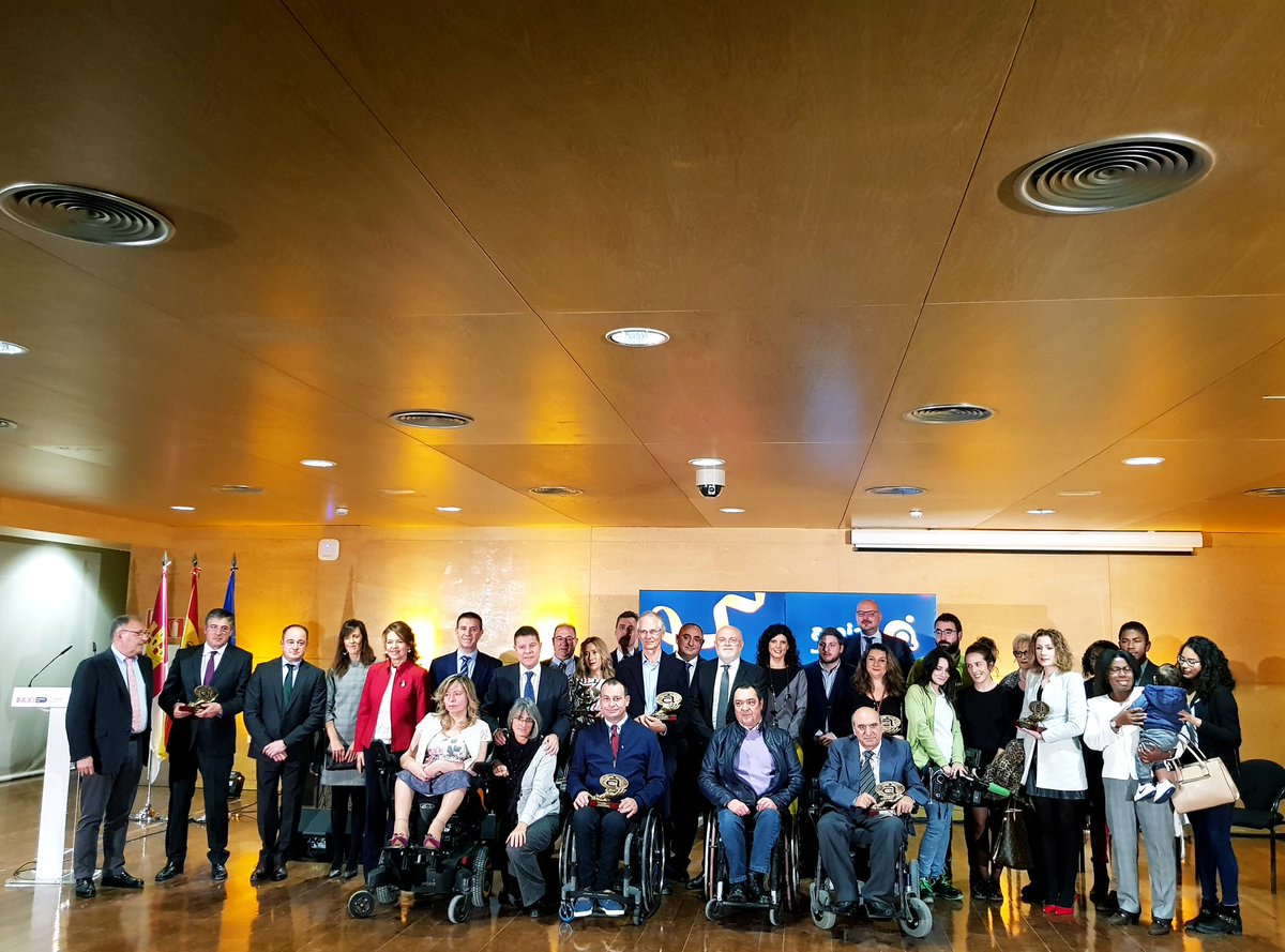 ¡Cita con los XXI Premios Inclusión Social de <a href="/grupoamiab/">amiab</a>!😊Nuestro presidente, <a href="/santicenizate/">santi cabañero</a>, ha acudido a reconocer el trabajo de l@s galardonad@s y a subrayar la valía, empresarial y social, de esta Asociación en sus 31 años de labor con la misma ilusión que el primer día.🔝