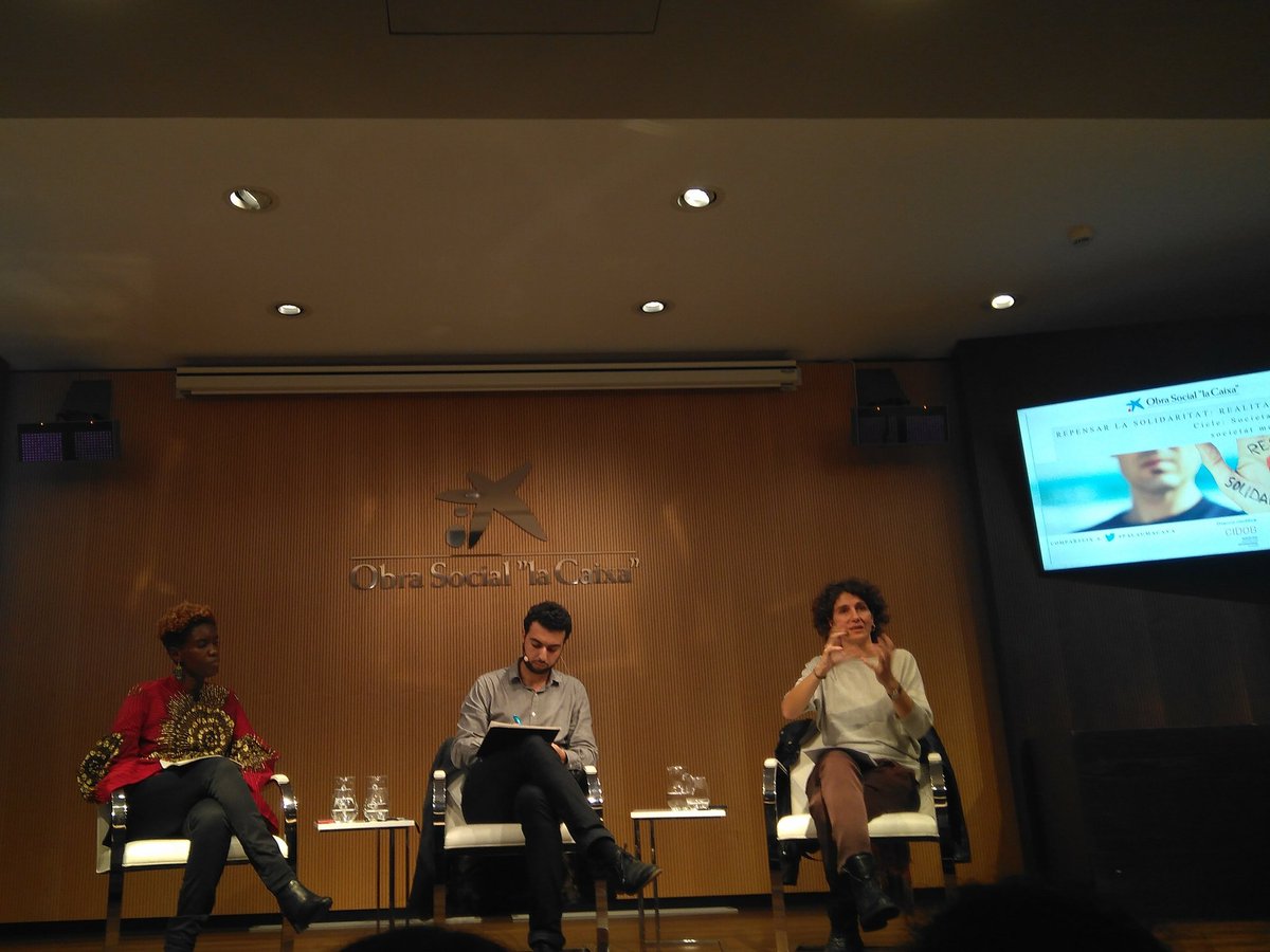 Gran conferencia esta tarde en #PalauMacaya: 'Repensar la solidaritat: realitat i ficcions', con @MarinaGarces y @RokhayaDiallo, moderada por @MoussaBk de @CidobBarcelona