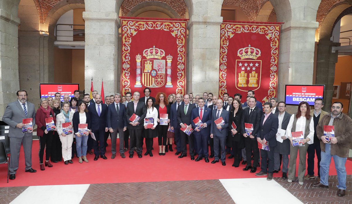 DiarioMeco's tweet photo. #Meco. Renovación del convenio de las #BESCAM entre @ComunidadMadrid y el @AytoMeco . 30 agentes seguirán velando por la seguridad de todos los mequeros.  https://t.co/IwxjHiCU4X