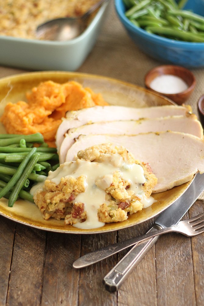 SouthernBite's tweet photo. This Creole Cornbread Dressing is the perfect thing to add to your Thanksgiving menu if you want to add a little zing! It's got all the classic flavor of cornbread dressing, but with the added kick of andouille sausage and @TonyChacheres creole seasoning! https://t.co/lSLZyjkYK1 https://t.co/WaJiI50gny