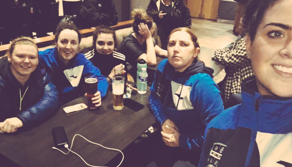 PilksFCWomen's tweet photo. Sophisticated pints with the cheeky girls post training 🌚⚽️💚 #UpThePilks #PilksArmy #CheekyGirls #CheekyPints @StickyWicketStH @ruskinsthelens https://t.co/fCCAeU8fsz