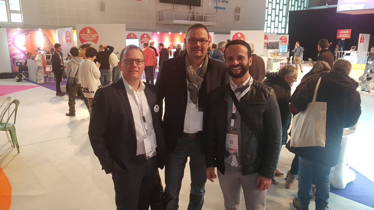 #PoleemploiStQuentin 
Au coeur de #roobomeetings.Participation pour la 2eme fois à la convention d affaires Smart Industry#accompagner et développer la présence <a href="/robonumerique/">Robonumérique</a> sur le territoire.