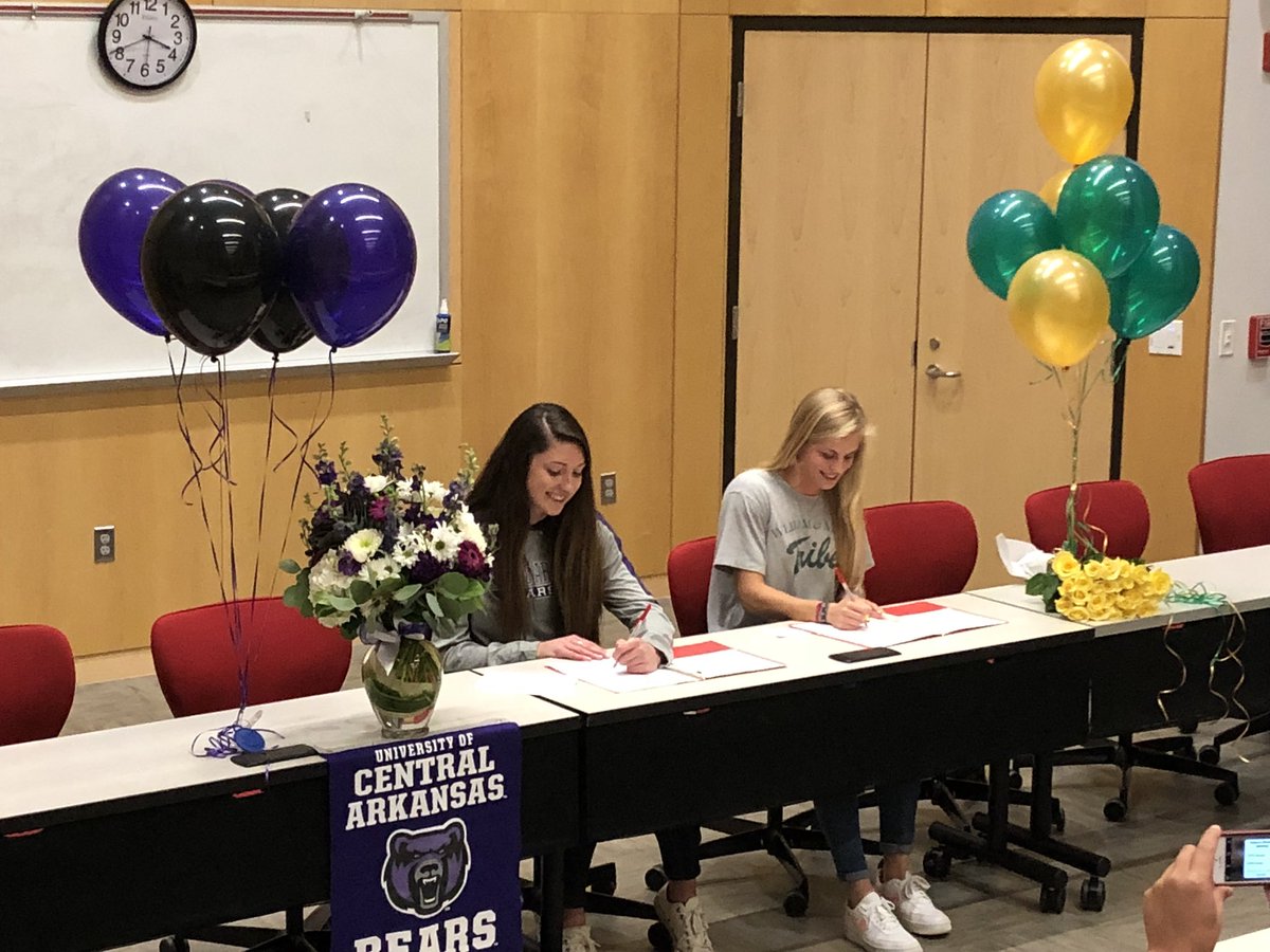 Jules Oravec and Madeleine Hayes signing their National Letters of Intent to play at Univ of Central Arkansas and the College of William &amp; Mary respectively. Jules for Beach Volleyball and Madeleine for Soccer!
Congrats ladies!