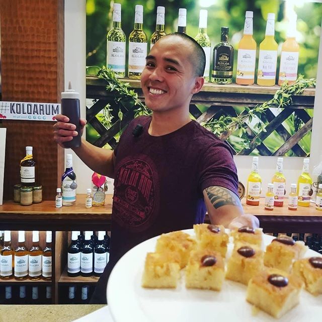 KoloaRum's tweet photo. Like try? Our rumtenders sling rum cake with fudge 7 days a week. 😎 // 📸: @clubthrifty
.
.
.
.
.
#koloarum #tastingroom #kilohanaplantation #rumcake #rumfudge #koloarumtastingroom #whattodoonkauai #gardenisle #visitkauai #hawaiian https://t.co/hjoedil3yu
