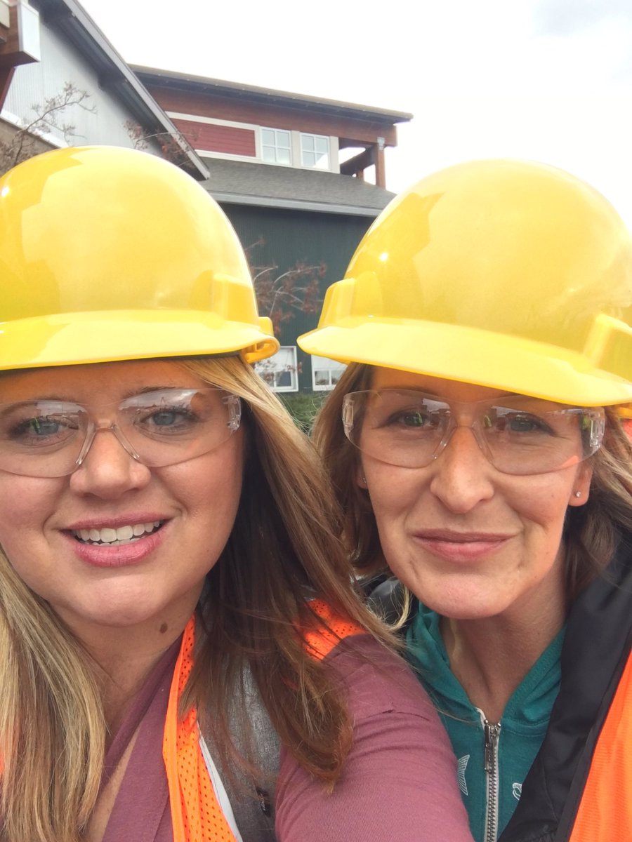 SumnerCIC's tweet photo. Just another day at the office...#piercecountycareerday #iamcte https://t.co/gz55tqQ4sX