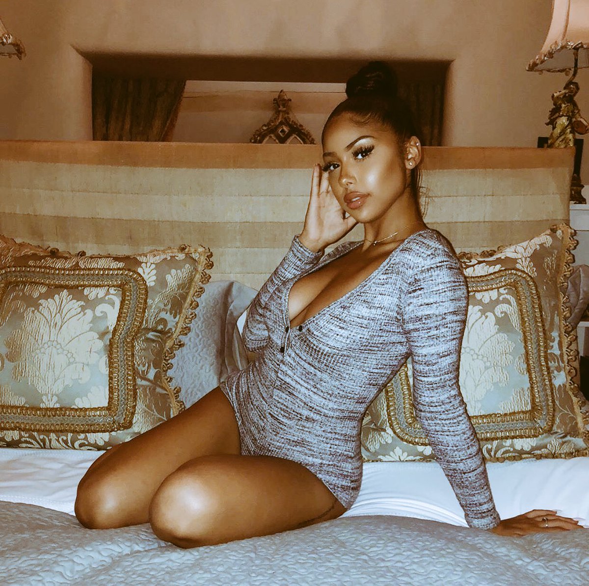 princesafaux's tweet image. breathtaking.