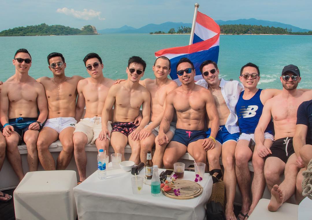 gothaibefree's tweet photo. In case you didn't guess it yesterday, @TropOut is hosting its post New Year Party itinerary from January 2nd until the 6th! Gather some liquid courage and get things going at TropOut's open bar, and see if any cute guys catch your eye during the day...or night. 😜 https://t.co/IlxOuz3HYV
