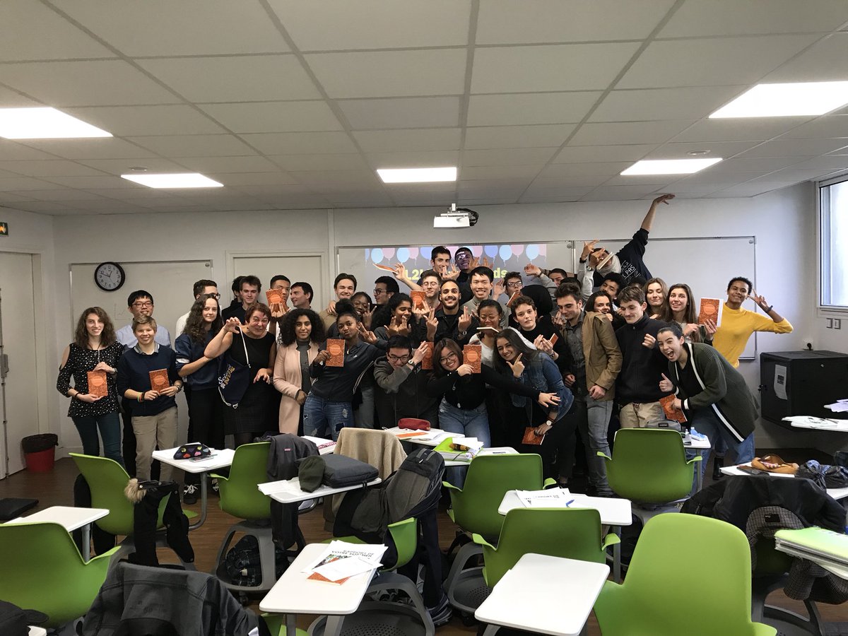 chemFunMan's tweet photo. Congratulations on graduation! Finished teaching a full course #L2LB from @alsetNUS @NUSingapore at @VillebonCharpak on learning better! Merci Martine et @UParisDescartes @EblancUPD Josh Gooley of @dukenus bon courage, les étudiantes! Best winter memories. https://t.co/8sdf11tFGO
