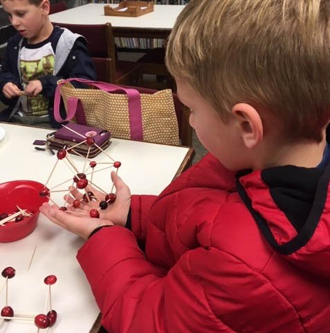 cobblibrary's tweet photo. #AcworthLibrary's #STEAM #Storytime engineers created some amazing cranberry and toothpick structures! STEAM Storytime happens the second Tuesday of each month at 3:45 pm for elementary aged children. https://t.co/XMpF9F4rsN